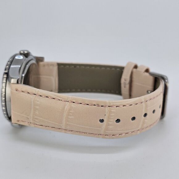 Guess Women\'s Watch 38MM‎ Gray Dial Day Date 24H New Pink Leather Bands Battery main image 9